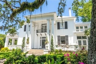 Building Photo - 602 E Victory Dr
