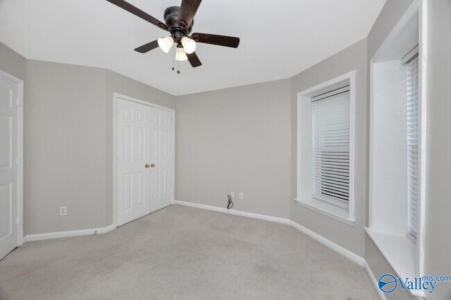 Building Photo - 180 Jarrett Ln