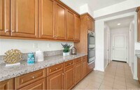 Building Photo - 14925 Shoreham St