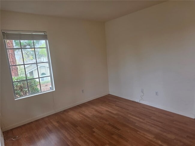 Building Photo - 23395 La Crescenta
