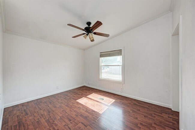 Building Photo - 120 Silver Peak Dr