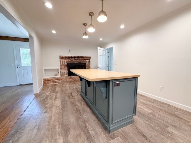 Building Photo - Private 5-Bedroom Dream Home with Creek, Pond & 3 Levels of Living Space