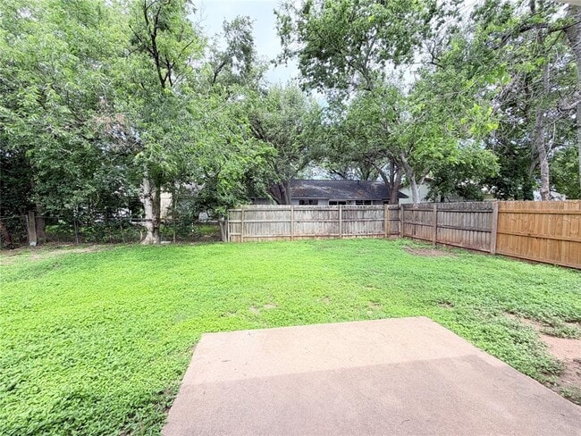 Building Photo - 5206 Village Trail