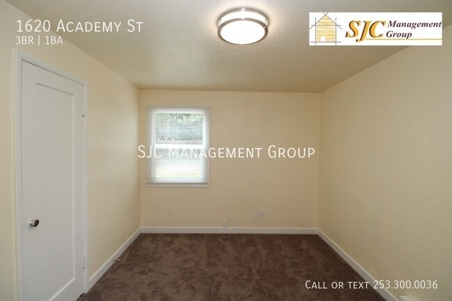 Building Photo - 1620 Academy St