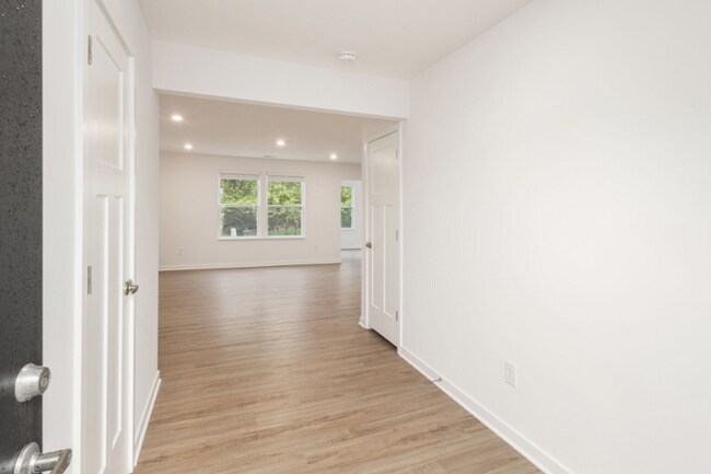 Building Photo - 1516 Billingham Dr