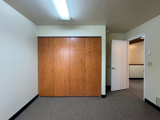 Building Photo - 2077 Lemuria St