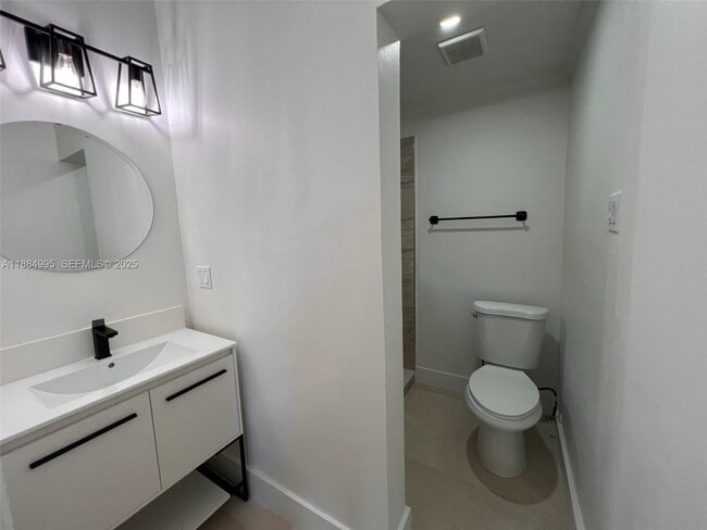 Building Photo - 347 NE 110th St