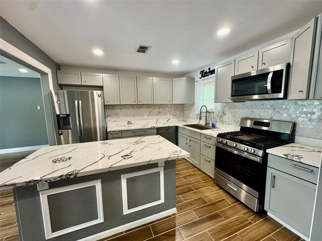 Building Photo - 3109 Danforth Memorial Dr