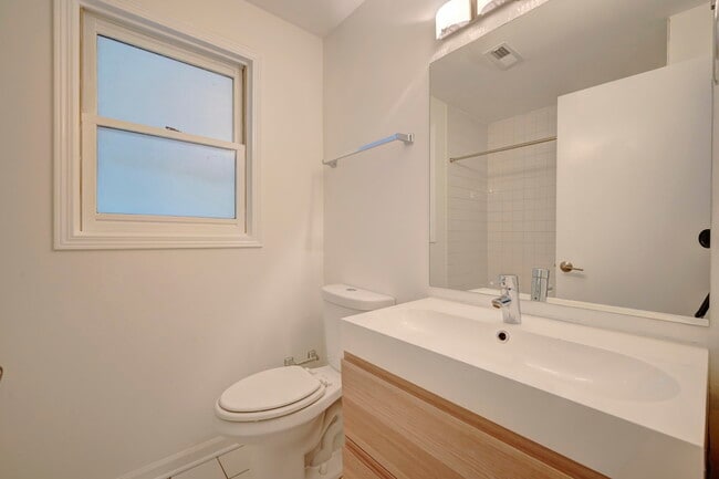 Building Photo - 1444 N Campbell Ave