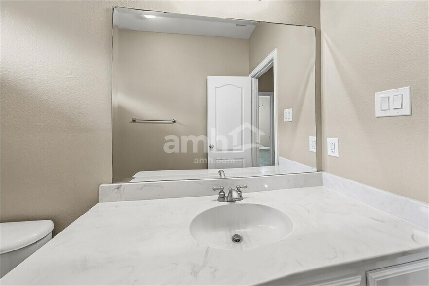 Building Photo - 1713 Palo Verde Dr
