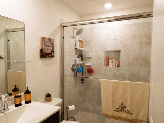 Building Photo - 2363 SE 11th St