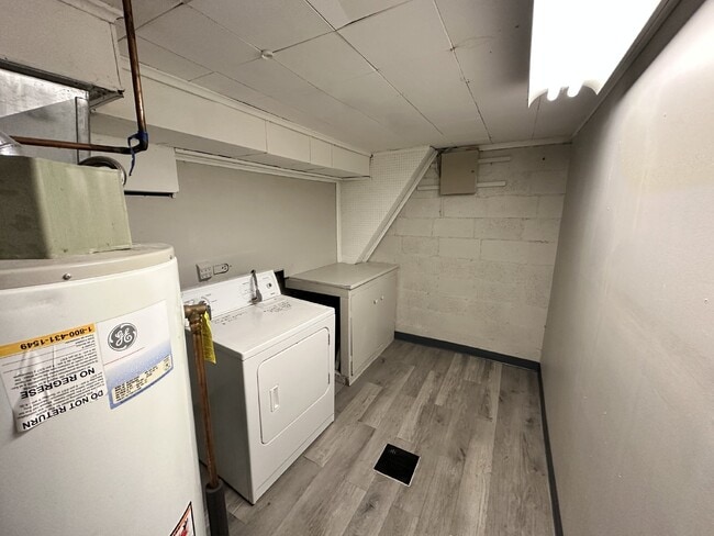 Building Photo - AVAILABLE JULY! Student Housing near DU Campus!