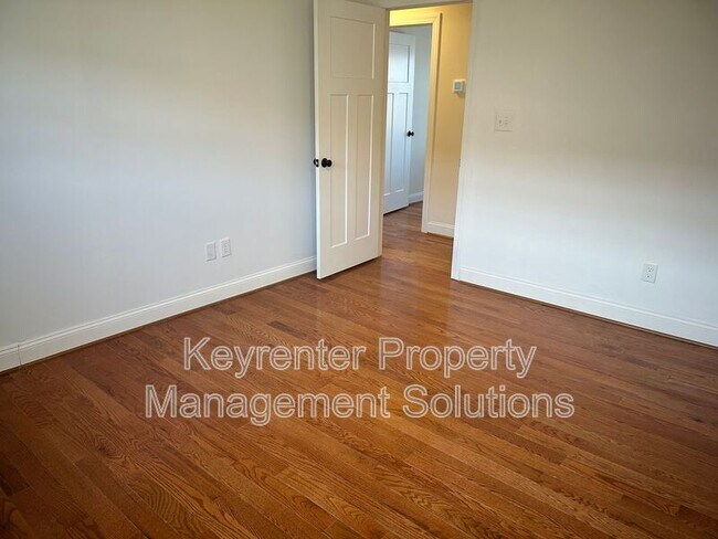 Building Photo - 18 Spring View Dr