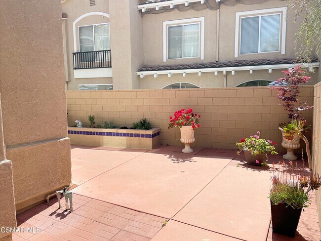 Building Photo - 4149 Flowerview Ct