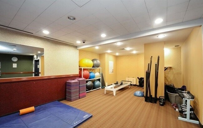 Building Photo - 211 E Ohio St