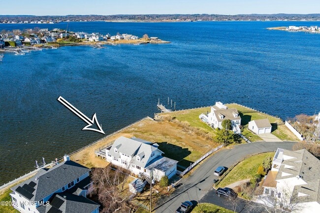 Building Photo - 5 Marine Pl