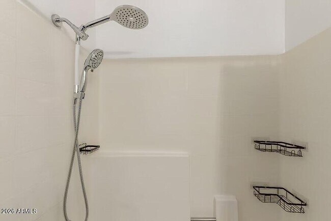 Building Photo - 930 N Mesa Dr