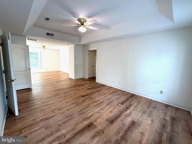 Building Photo - 11000 Farmview Way