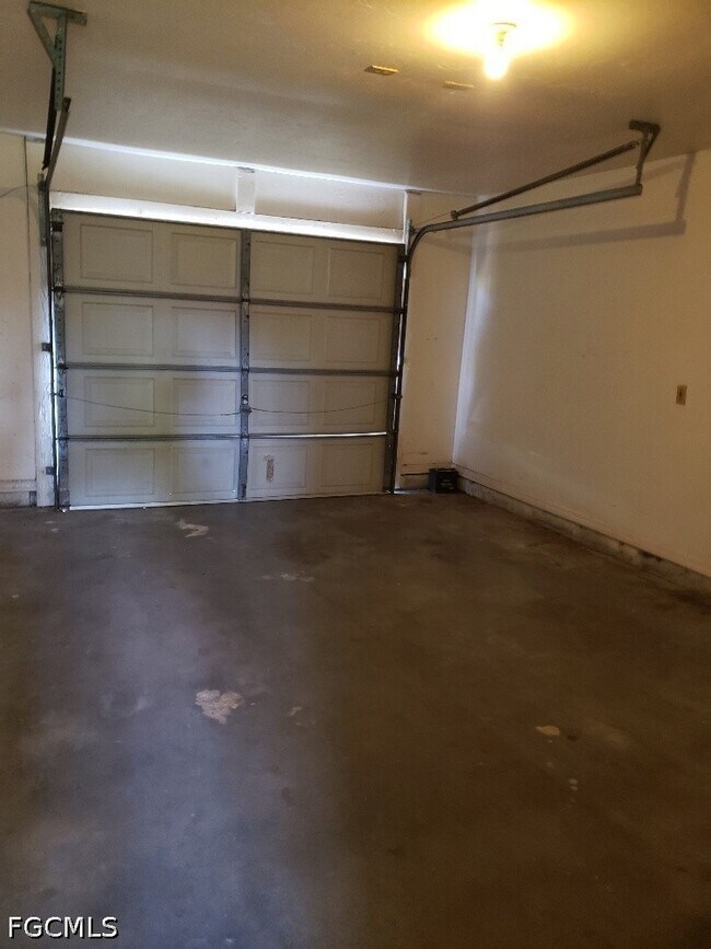 Building Photo - 234 Nicholas Pkwy W
