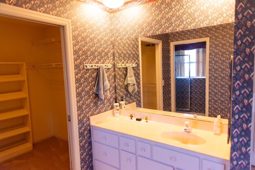 Building Photo - 315 Lazy Acres Ln