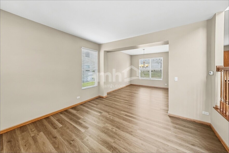 Building Photo - 2771 Cranston Cir