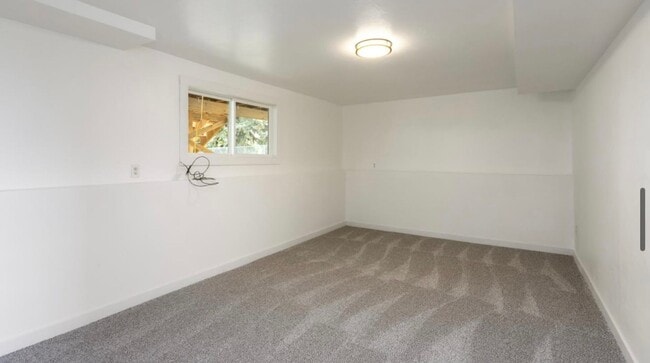 Building Photo - Newly Remodeled 4 bedroom Home-For Rent