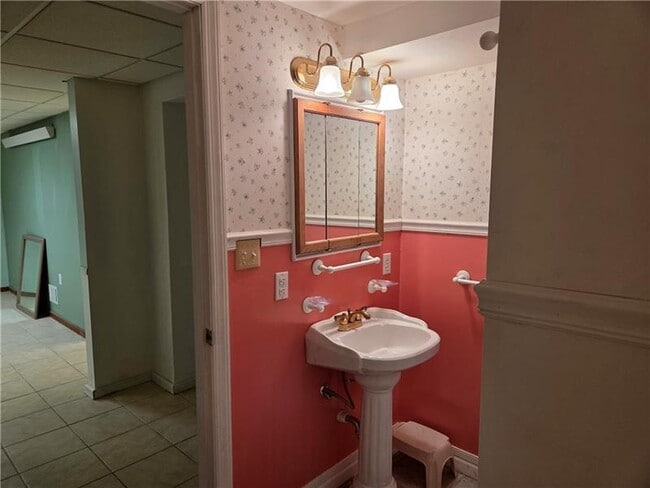 Building Photo - 111 Saddle Brook Cir