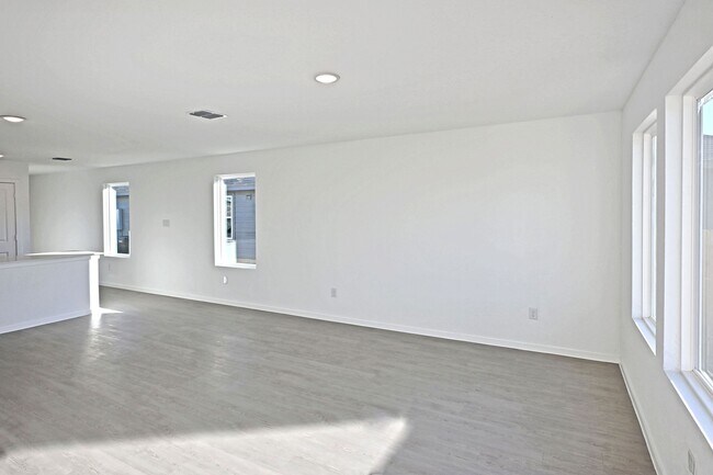 Building Photo - 10036 Mather Wy