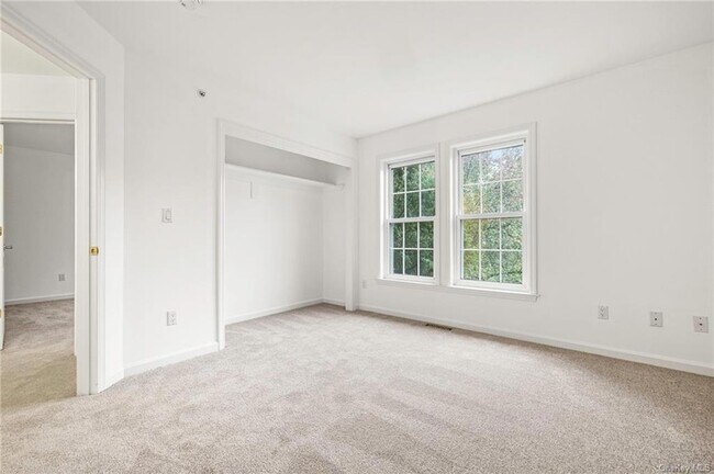 Building Photo - 45 High Point Cir