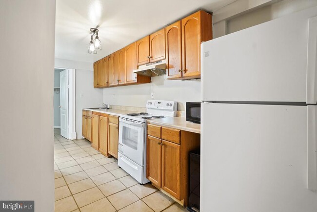 Building Photo - 471 Florida Ave NW