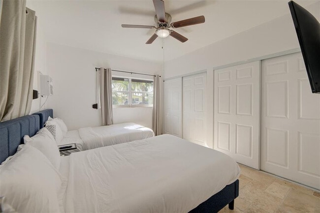 Building Photo - 1951 NW 33rd St