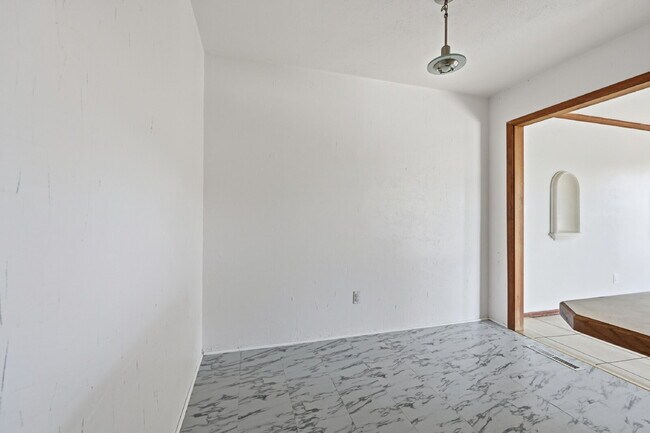 Building Photo - $2,145.95 with $300 off the first month's rent, 4 Beds - 2 Bath, Single Family Home in Colorado S...