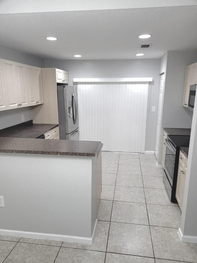 Building Photo - 524 Southridge Rd