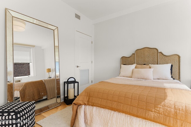 Building Photo - 65 3rd St