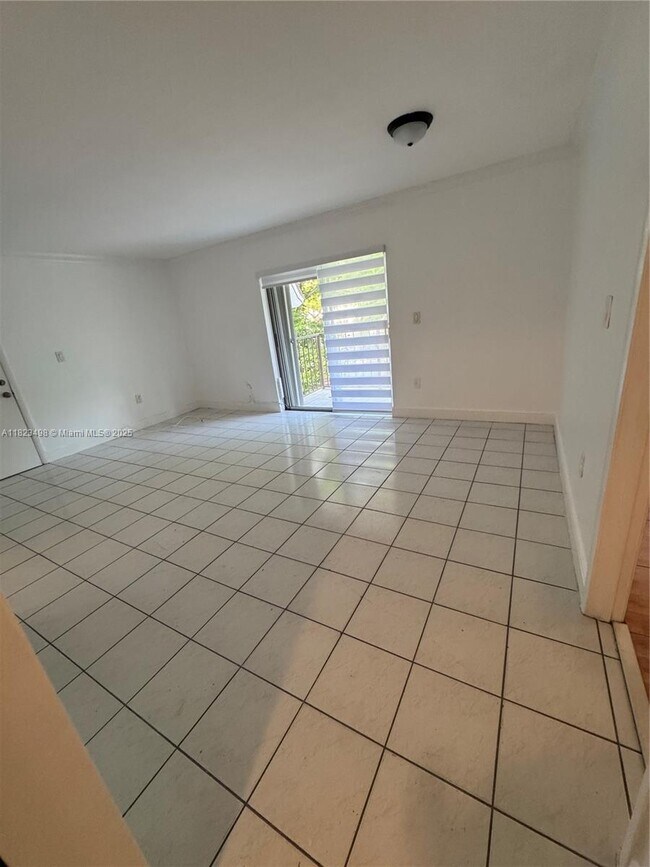 Building Photo - 6961 SW 129th Ave