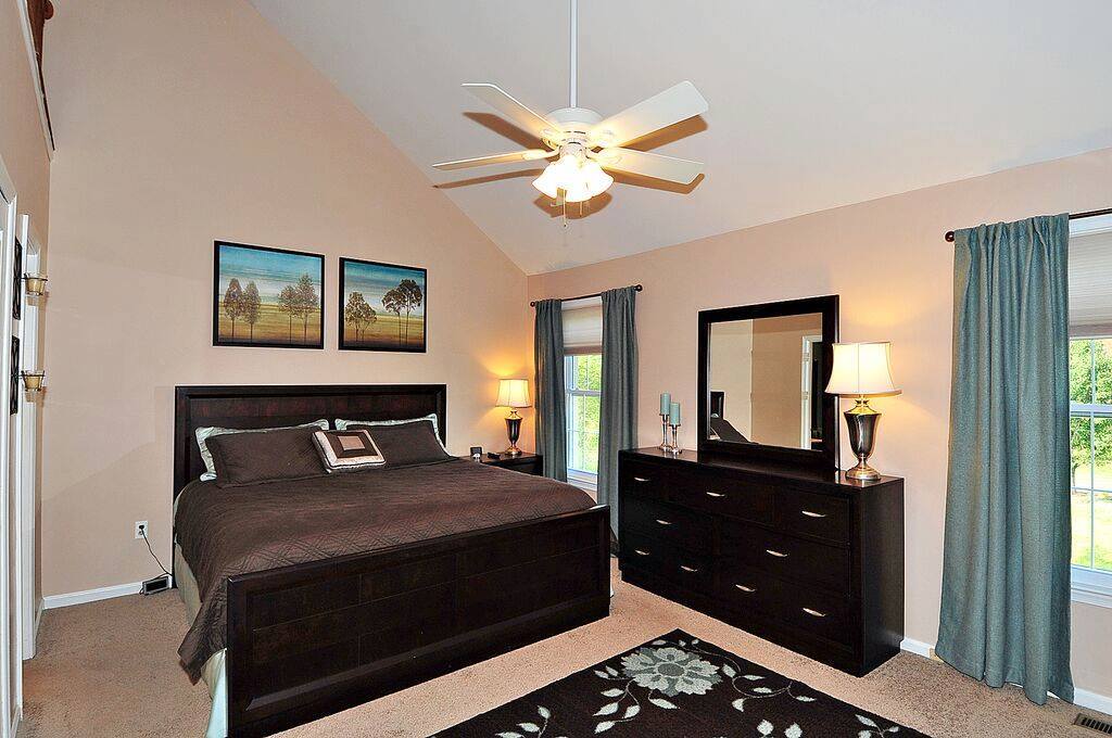 Building Photo - 4745 Columbia Rd