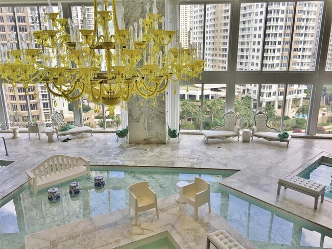 Building Photo - 475 Brickell Ave