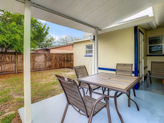Building Photo - Available Now! Charming 3-Bedroom Home with Fenced Backyard in St. Petersburg!