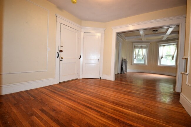 Building Photo - 141 Fuller St