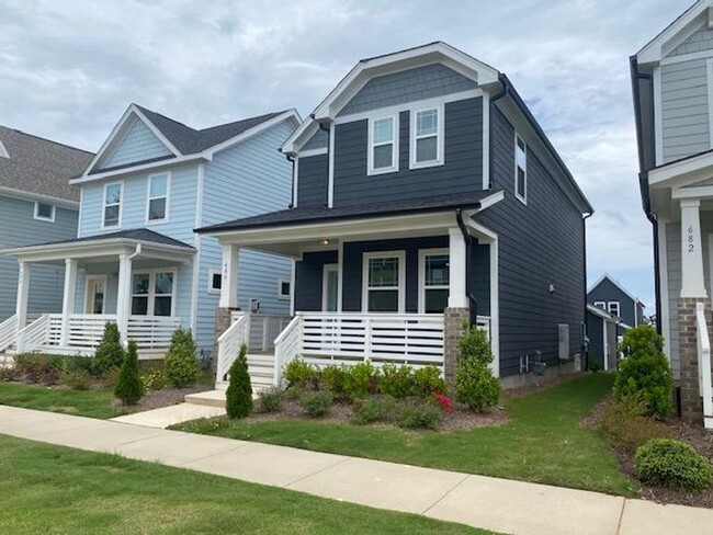 Building Photo - 686 Vine Pkwy