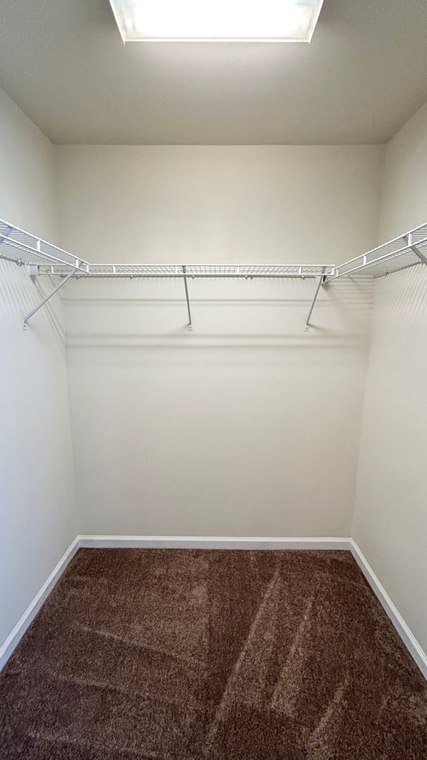 Building Photo - Alpharetta 4 Bedroom-3 Bathroom, Granite Counters, Stainless Appliances, Hardwoods