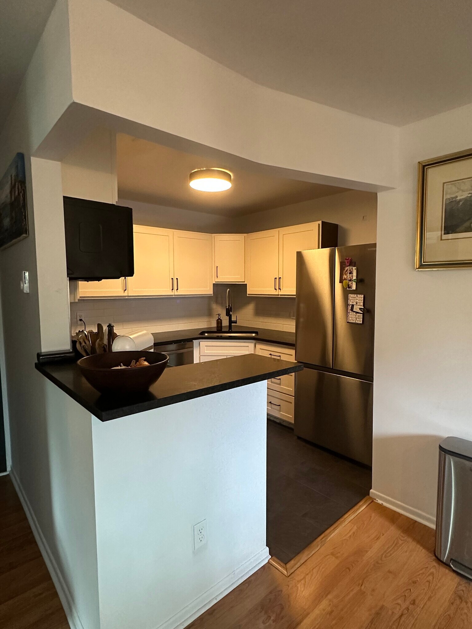 Building Photo - 2030 Ridge Dr
