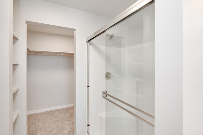 Building Photo - Incredible Townhomes. You’re New Home is Waiting.