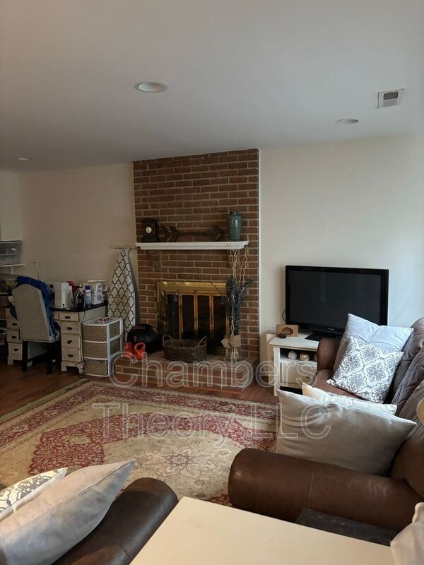 Building Photo - 7430 Hallcrest Dr