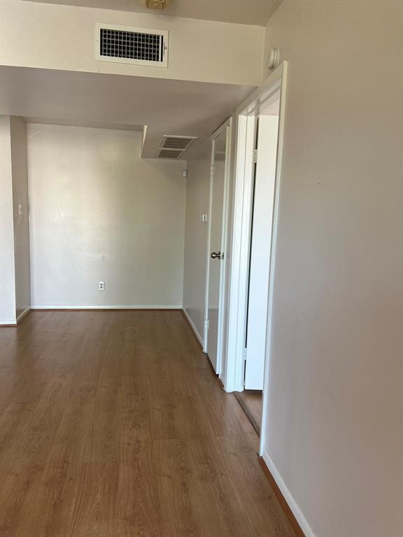 Building Photo - 2814 S Bartell Dr