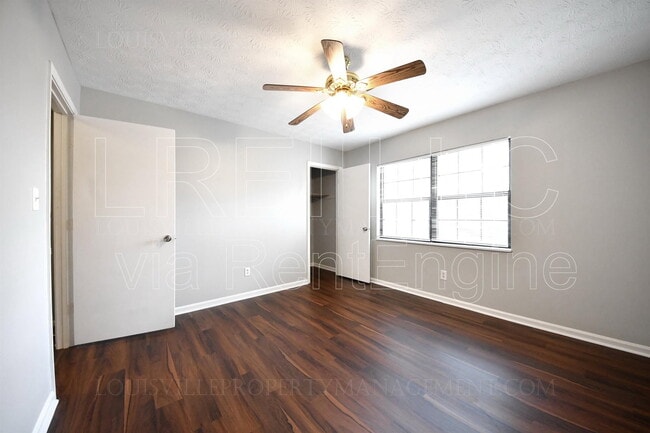 Building Photo - 621 Westport Rd