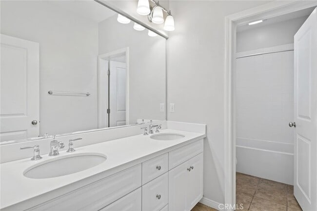 Building Photo - 59 Lupari