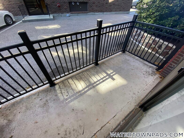 Building Photo - 16 Whites Ave