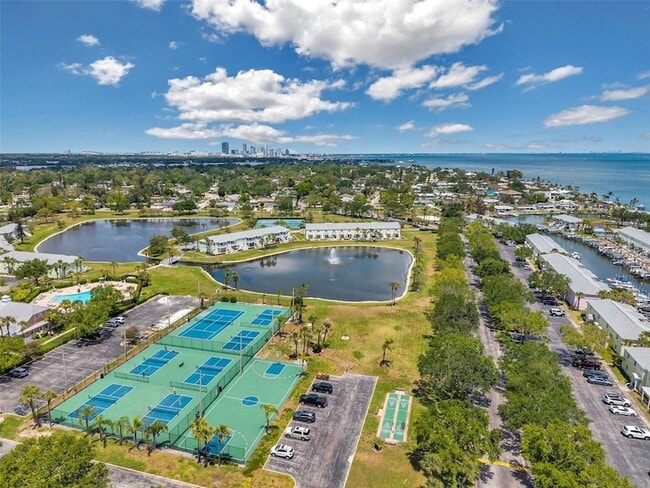 Building Photo - 4768 Coquina Key Dr SE