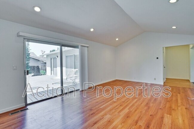 Building Photo - 350 Chesley Ave